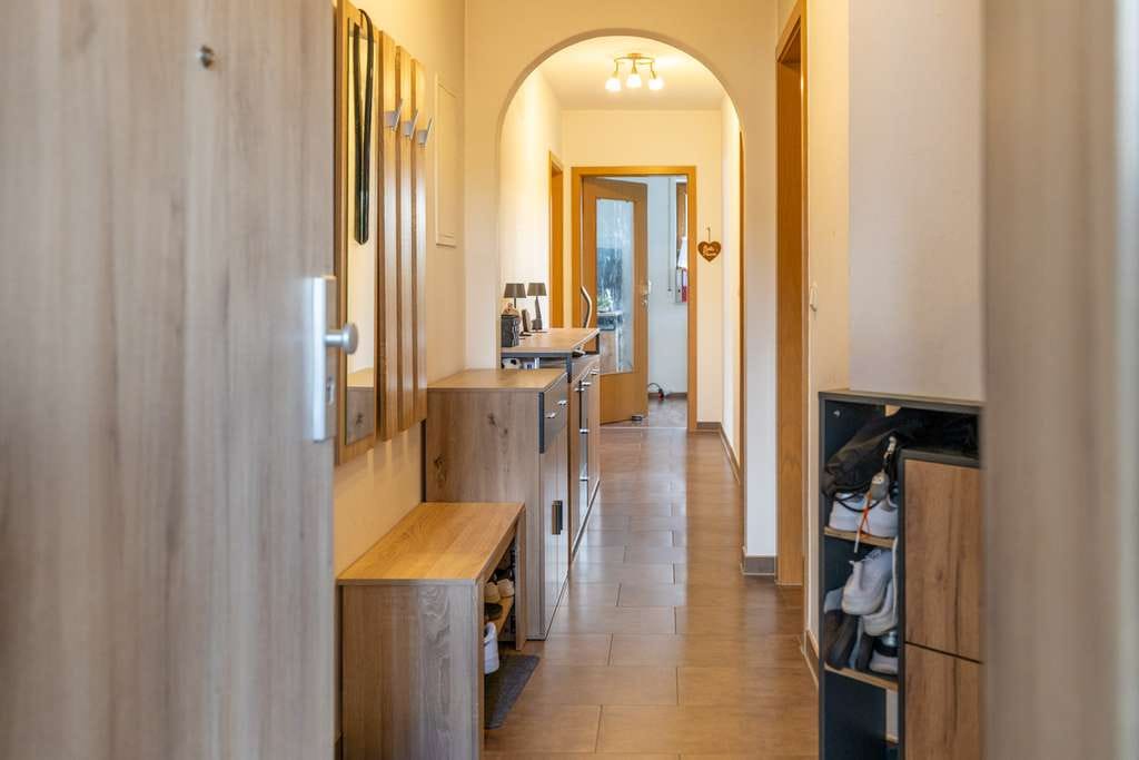 Immobilie in Penzing - Ansprechende 4 ZKB im 3-FH mit sonnigem Südbalkon und eigenem Gartenanteil - Bild 2