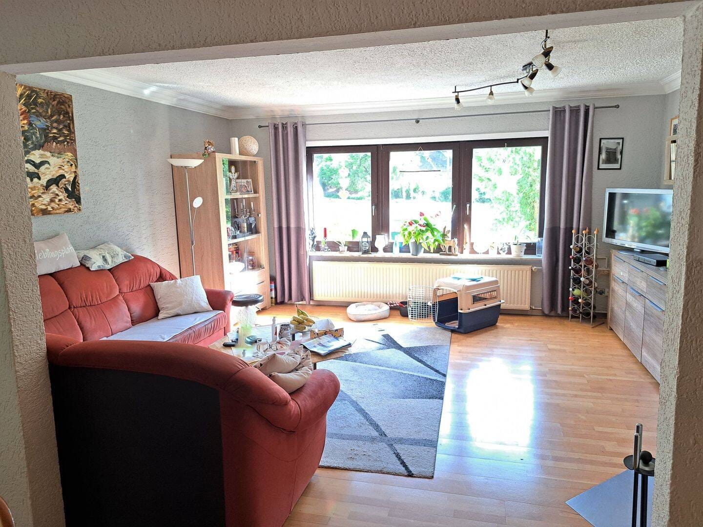 Immobilie in Merzig - Gepflegtes, freistehendes Wohnhaus mit Einliegerwohnung, großem Garten, Wintergarten und Fernblick in ruhiger, einzigartiger Lage von Merzig-Brotdorf - Bild 1