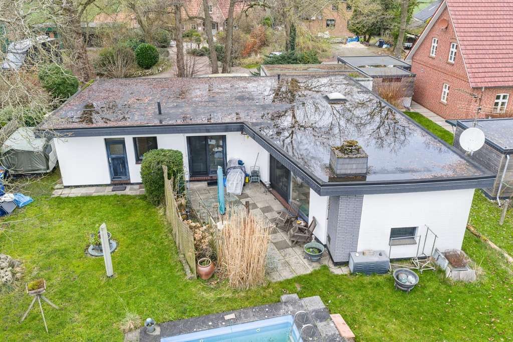 Immobilie in Hüttblek - ***Schöner Winkelbungalow mit Pool und Doppelgarage in Feldrandlage!*** - Bild 3