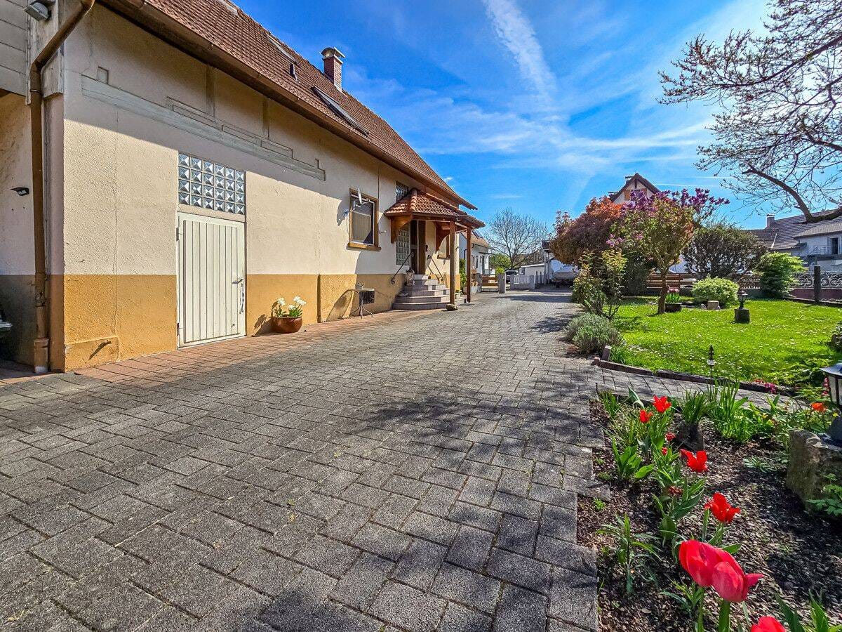 Immobilie in Kehl - Vermietetes Zweifamilienhaus mit Garten in Kehl-Ortsteil - Bild 2