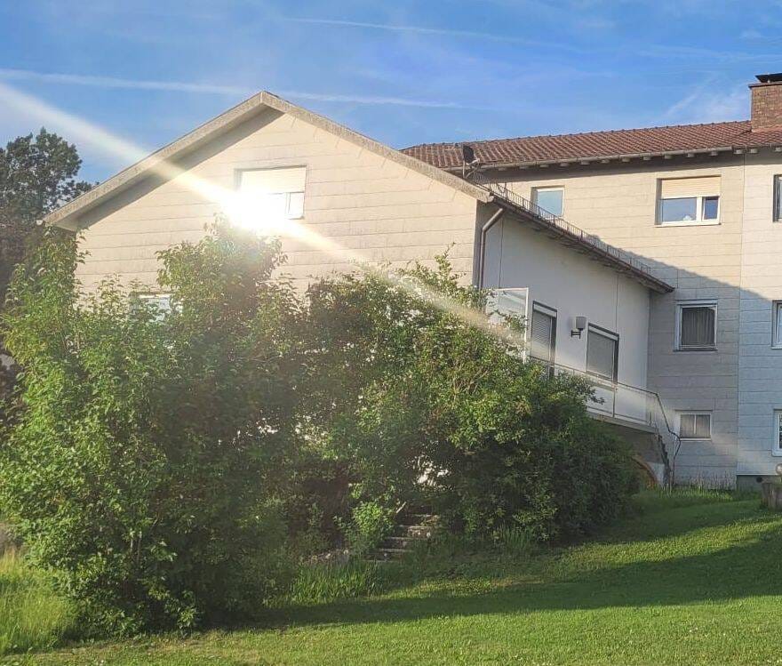 Immobilie in Dietmannsried - Wohnhaus mit Einliegerwohnungen - Bild 0