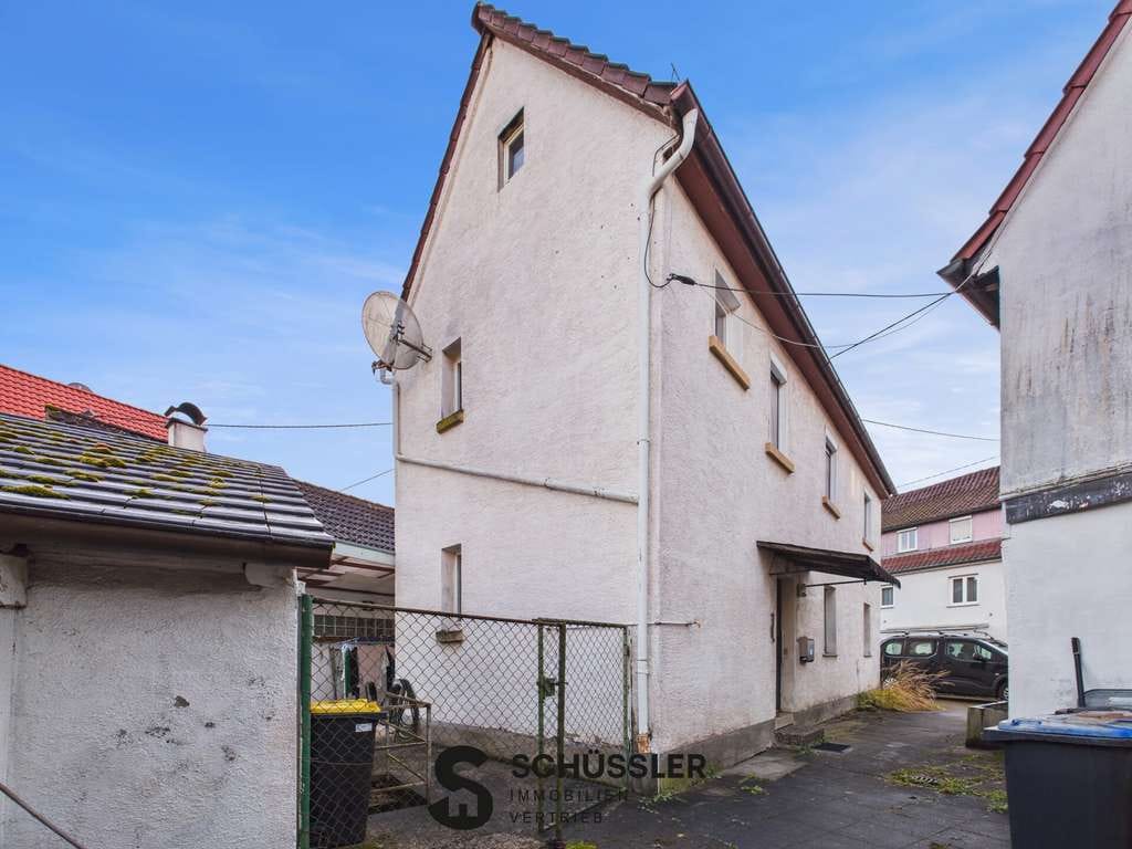 Immobilie in Aichtal - Kleine Doppelhaushälfte mit Garage und Gartenfläche in Aich - Anlage oder Eigenheim - Bild 0
