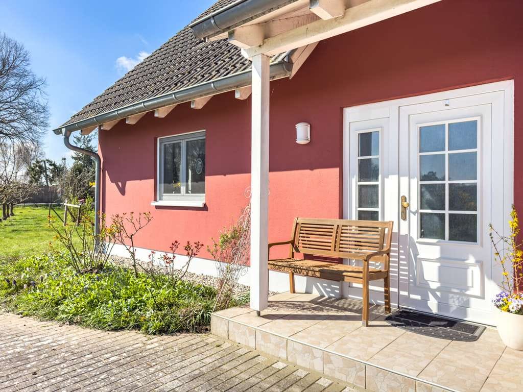 Immobilie in Klausdorf - Einfamilienhaus // Feldrandlage // Ca. 2 km bis zum Wasser // Großes Grundstück // 5 Zimmer - Bild 1