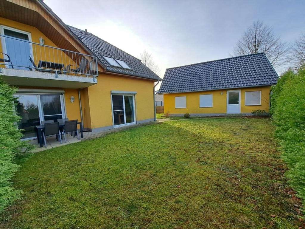 Immobilie in Göhren-Lebbin - Doppelhaushälfte mit 2 Ferienwohnungen mit Sauna & Stellplätzen zwischen Müritz, Fleesen-&Kölpinsee - Bild 1