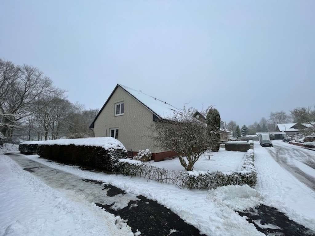 Immobilie in Buchholz - Zweifamilienhaus mit Vollkeller in TOP Lage von Burg - Bild 2