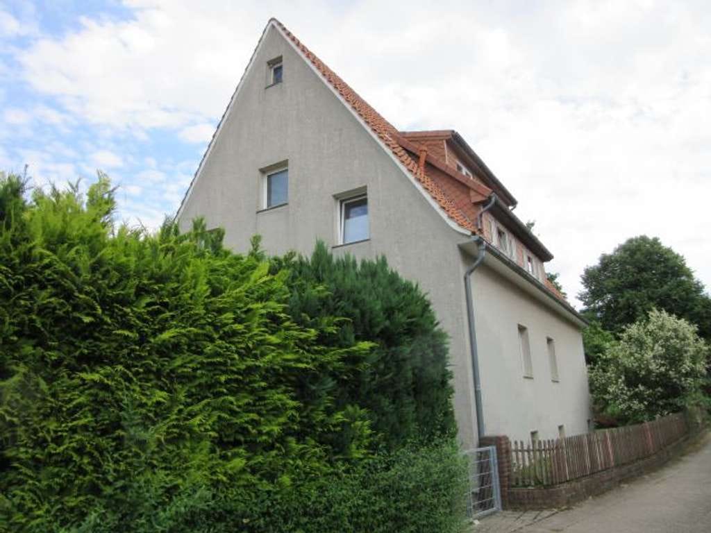 Immobilie in Wennigsen (Deister) - Komplett modernisierte 3,5-Zimmer-ETW in Vierfamilienhaus mit 2 Stellplätzen und großer Gartenfläche - Bild 3