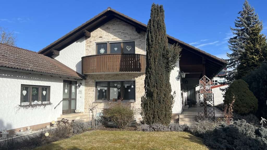 Immobilie in Schrobenhausen - Geräumiges Familienhaus in bester, zentraler Wohnlage in Schrobenhausen - Bild 0