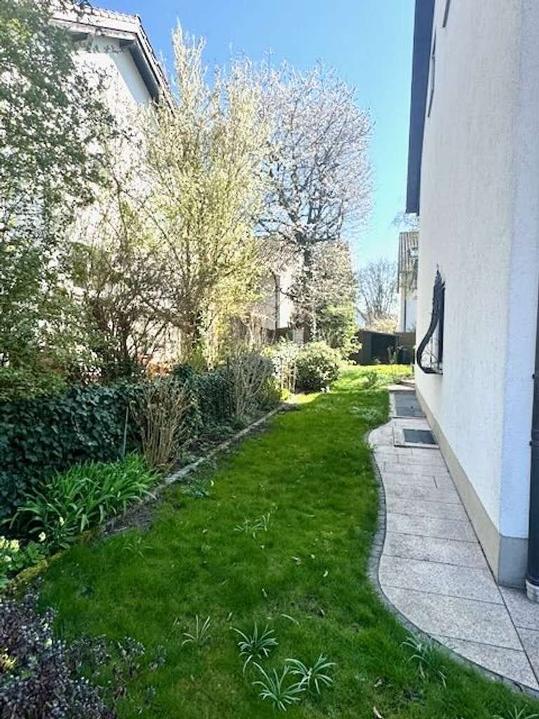 Immobilie in Puchheim - Ankommen & Wohlfühlen: Familienfreundliche Doppelhaushälfte mit viel Platz und Sonne - Bild 3