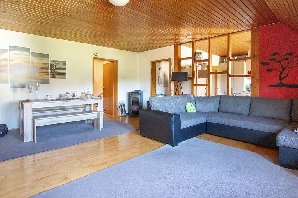 Immobilie in Trochtelfingen - Ideal für Eigennutzer oder Investoren, Zweifamilienhaus mit Gewerbeeinheit und Garten - Bild 1