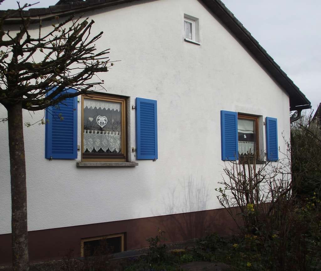 Immobilie in Uehlfeld - Lichtdurchfluteter, gepflegter, barrierearmer Bungalow mit Garage in Uehlfeld (130m², 3,5 Zi.) - Bild 0