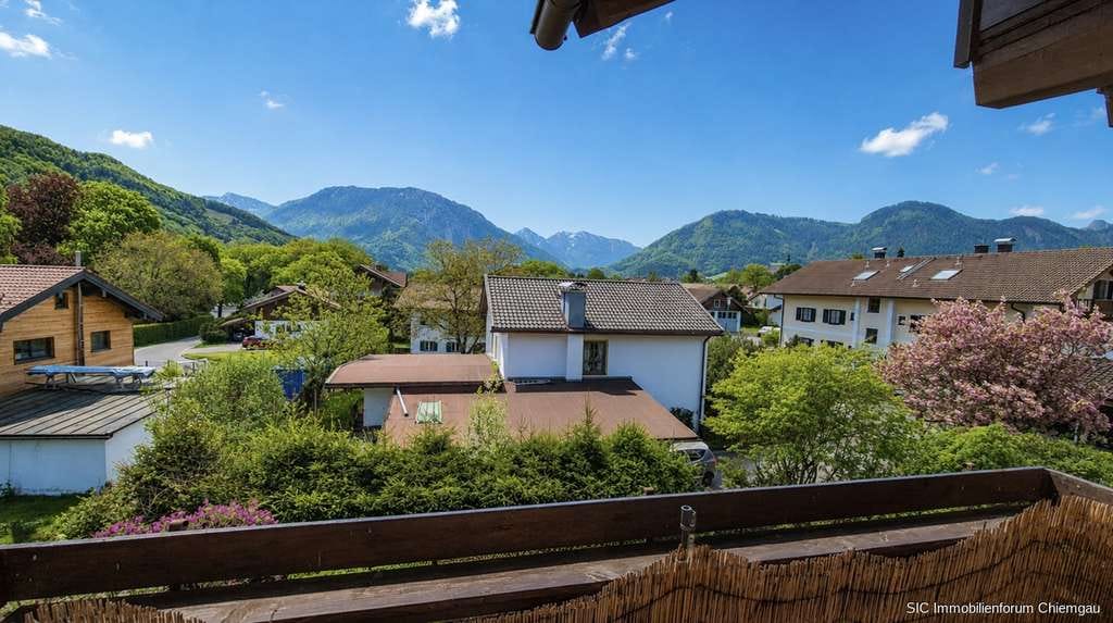 Immobilie in Ruhpolding - Kapitalanlage! 
Ruhig, sonnig, Bergblick! 
Gepflegte 3 Zimmer-Wohnung mit Carport in Ruhpolding - Bild 0