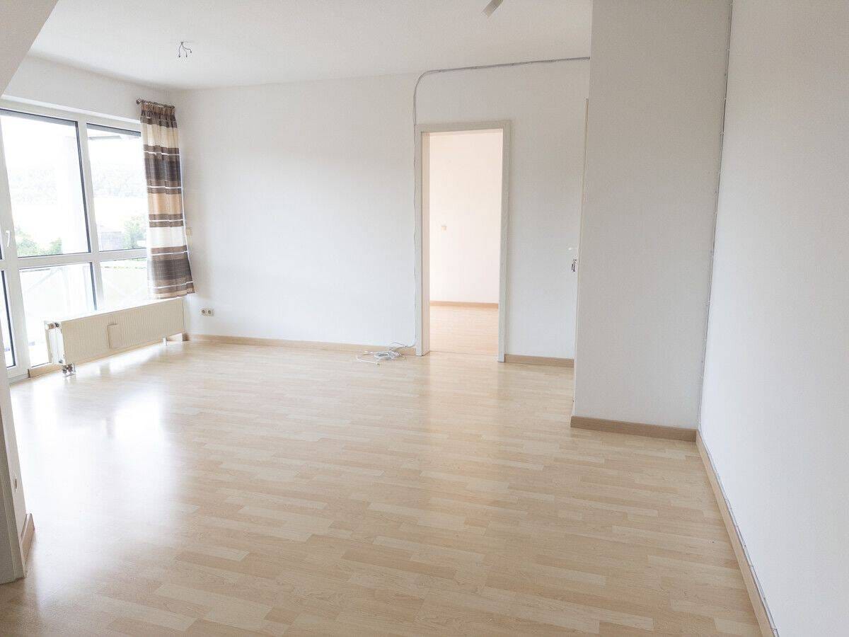 Immobilie in Harburg (Schwaben) - Gemütliche Wohnung im DG mit Balkon und Stellplatz - Bild 2