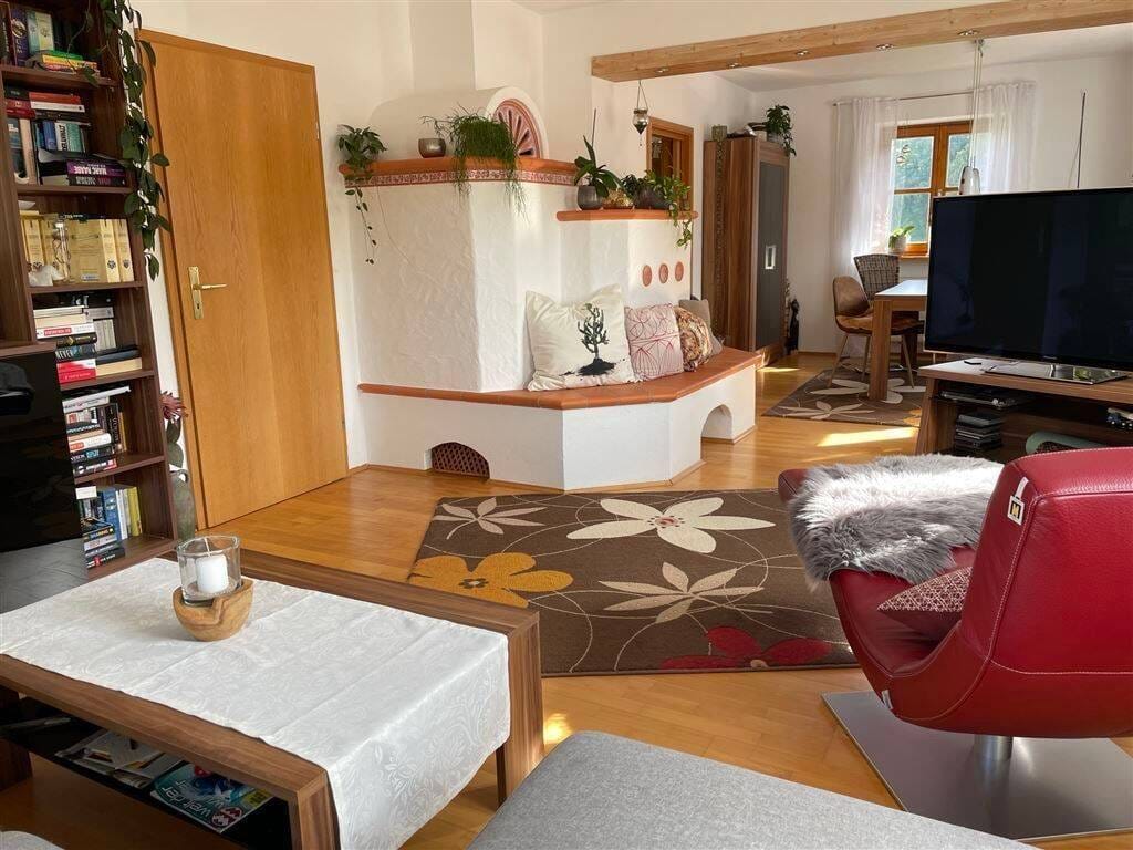 Immobilie in Mehring - Schönes Zweifamilienhaus mit ausgebautem Dachgeschoss im Außenbereich - Bild 2