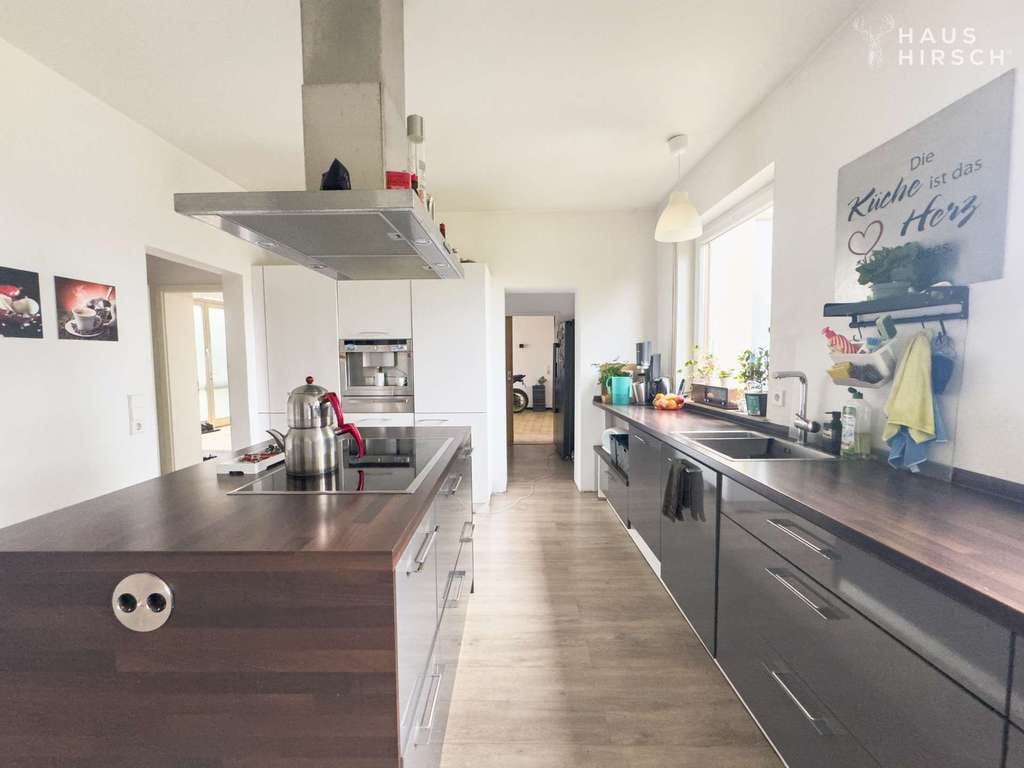 Immobilie in Dobel - Exklusives EFH mit Indoor-Pool, 10 Zimmern und großem Grundstück in Dobel - Bild 2