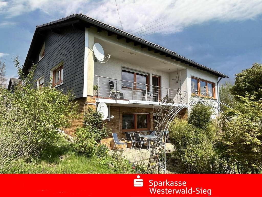 Immobilie in Mittelhof - Wissen-Alserberg, großes Wohnhaus mit ELW, PV-Anlage, Panoramablick, Sauna, Carport etc. - Bild 0