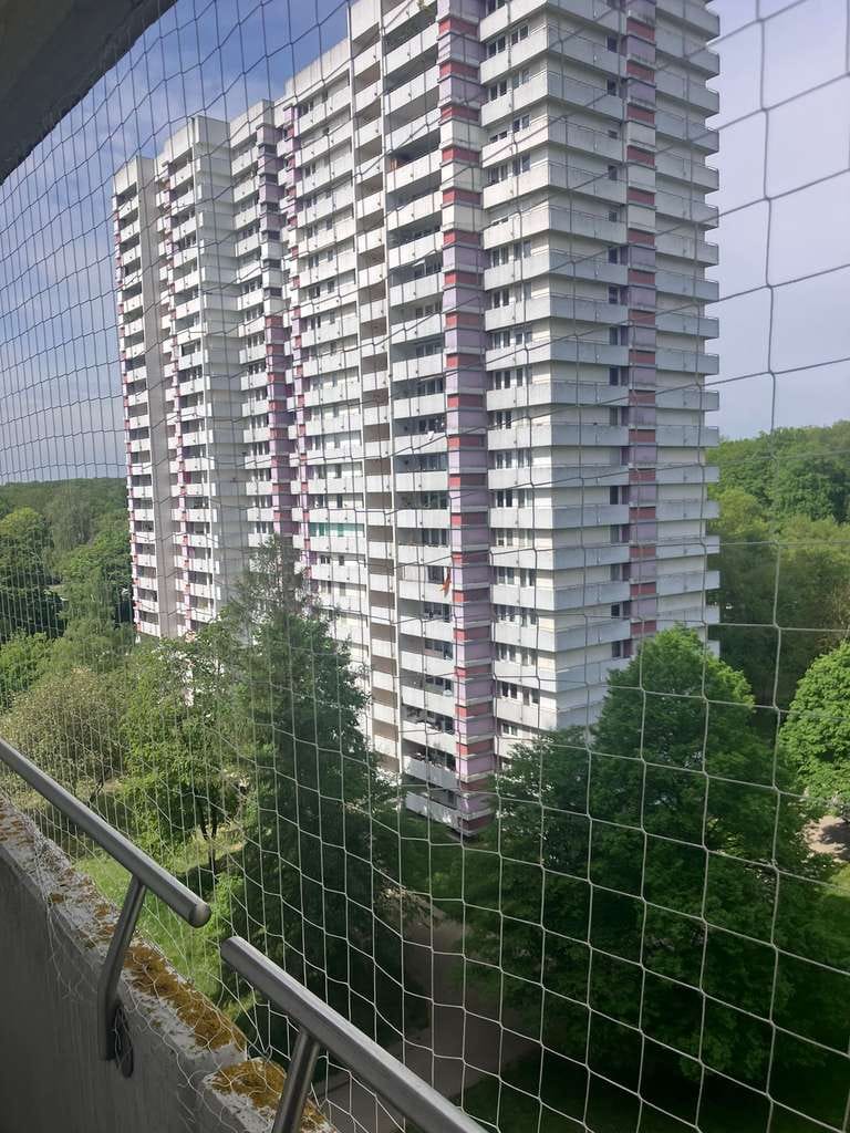 Immobilie in Sindelfingen - Renovierungschance mit Weitblick – 2-Zimmer-Wohnung mit Balkon, Keller und Tiefgaragen-Einzelbox in - Bild 3