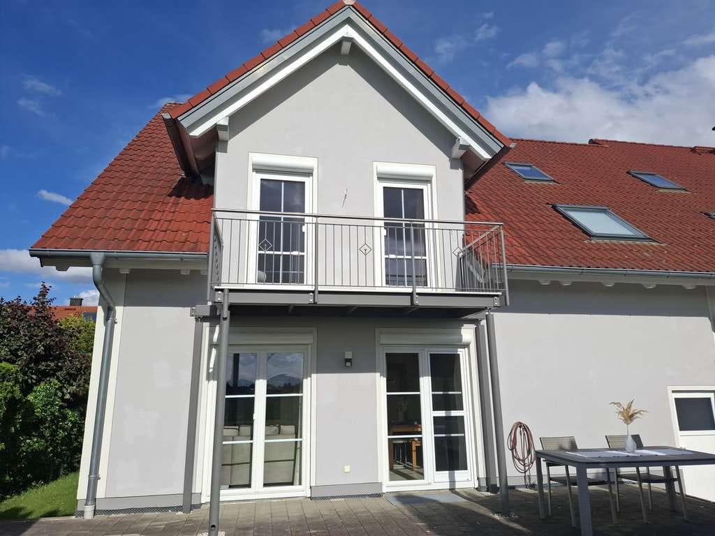Immobilie in Wiedergeltingen - Ihr neues Zuhause: Viel Platz und ein herrlicher Blick ins Grüne - Bild 1