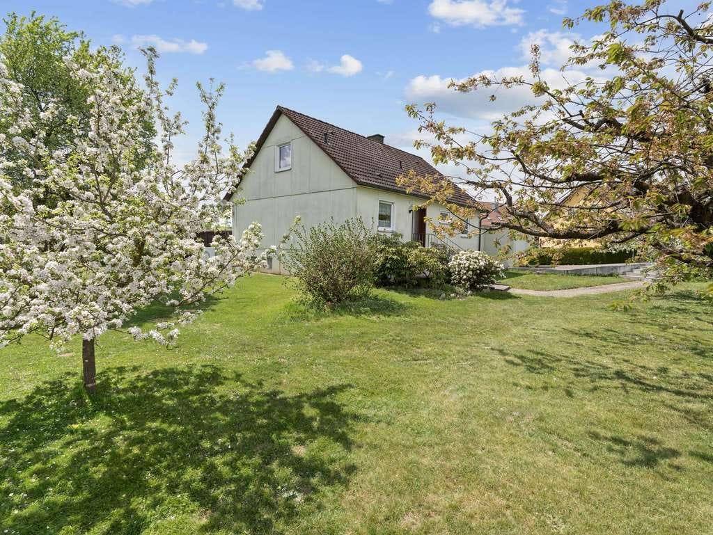 Immobilie in Kirchenthumbach - Energieklasse A! Einfamilienhaus mit Ausbaureserve und großem Südgarten - Bild 3