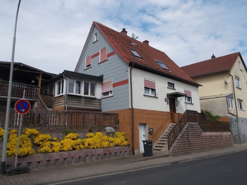 Immobilie in Büdingen - Günstiges kleines Haus – viel Potential! EFH in Büdingen-Wolferborn - Bild 1