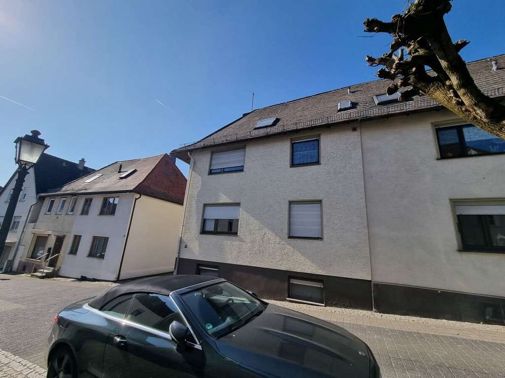 Immobilie in Usingen - 2FH mit Hof und Nebengebäude - Mitten in Usingen! - Bild 2
