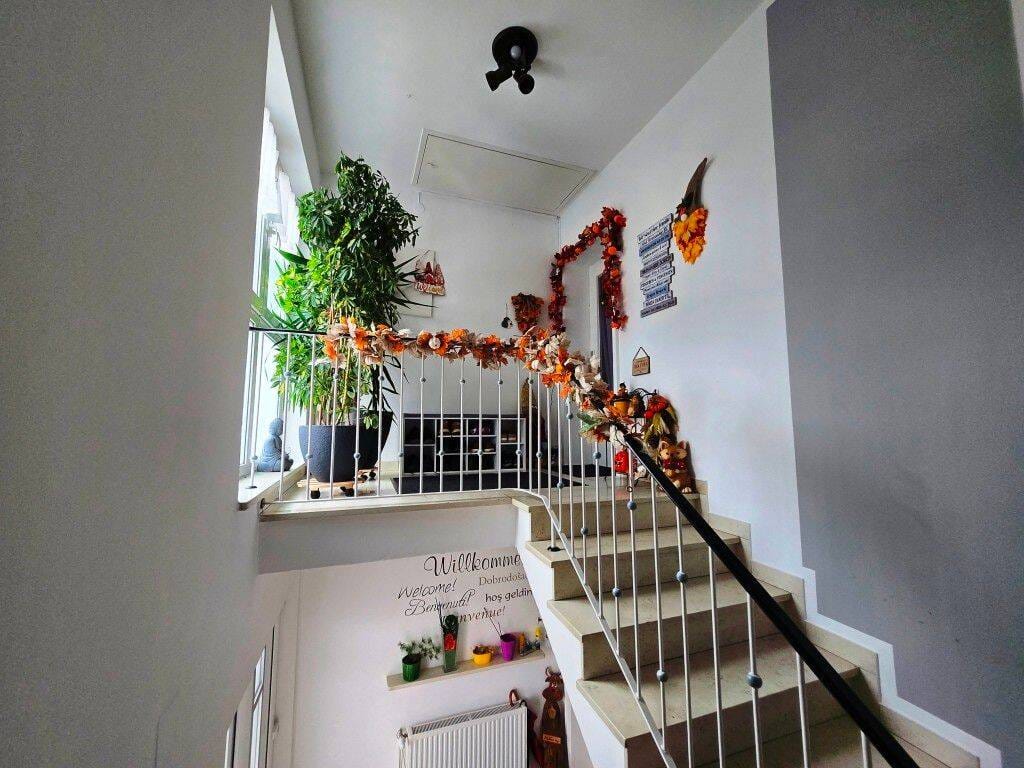 Immobilie in Burgkirchen an der Alz - Sonnige 3-Zimmerwohnung im 1-OG mit eigenem Garten & Garage in Burgkirchen zu verkaufen!! - Bild 2