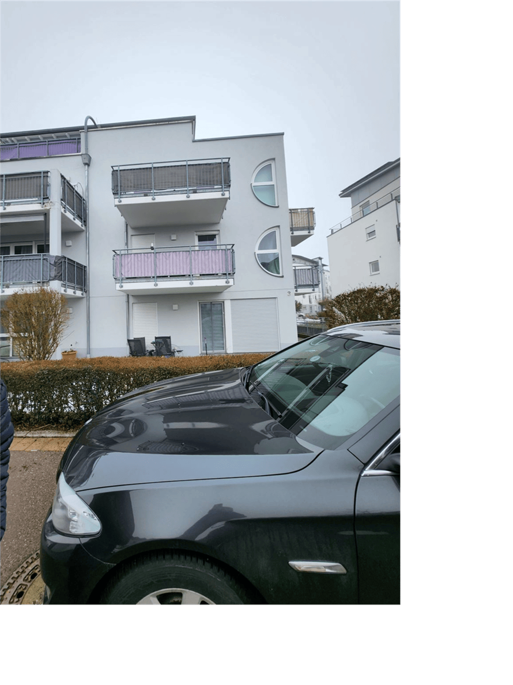 Immobilie in Laupheim - Schicke 2-Zi-Whg mit 2 Balkonen im 1.OG inkl. TG-Stellplatz - Bild 1