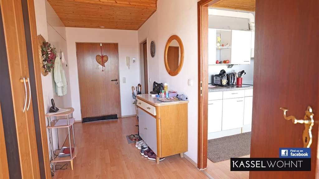 Immobilie in Baunatal - Vermietetes Apartment mit kleiner Dachterrasse in der Altenbaunaer Fußgängerzone sucht neue Eigentüm - Bild 1
