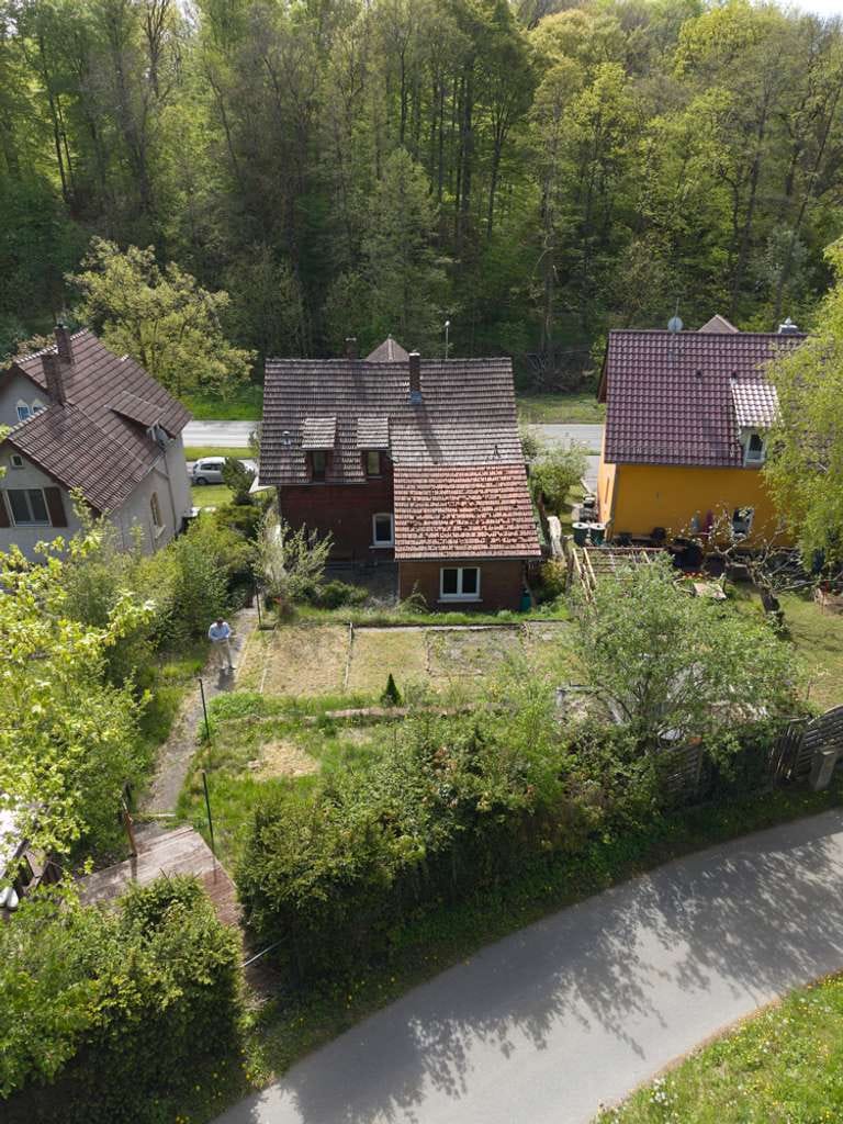 Immobilie in Coburg - Romantisches Ein- bis Zweifamilienhaus mit großer Terrasse und Garten in Coburg, nahe Kürengrund - Bild 3