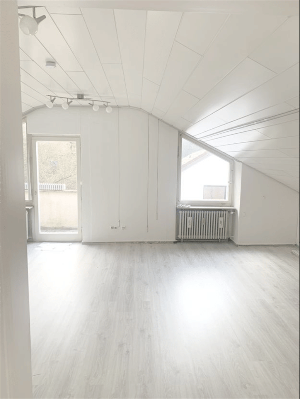 Immobilie in Bad Liebenzell - Wohnen, wo andere Urlaub machen – großzügige 1,5-Zimmerwohnung mit Balkon - Bild 1