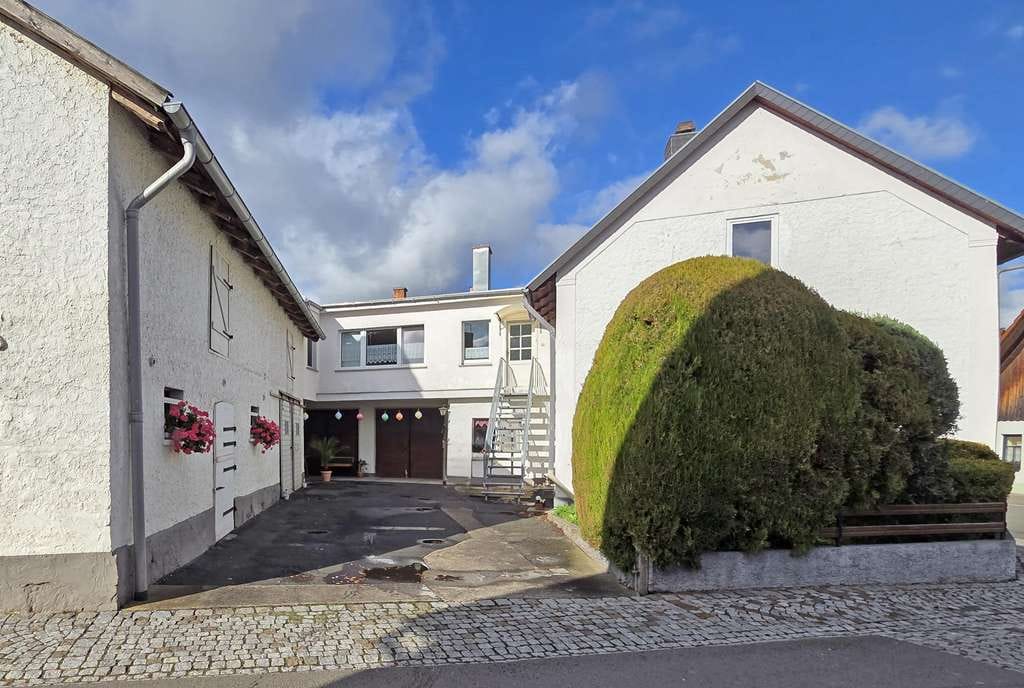 Immobilie in Barchfeld-Immelborn - 2 FH mit Doppelgarage und toller Scheune! - Bild 1
