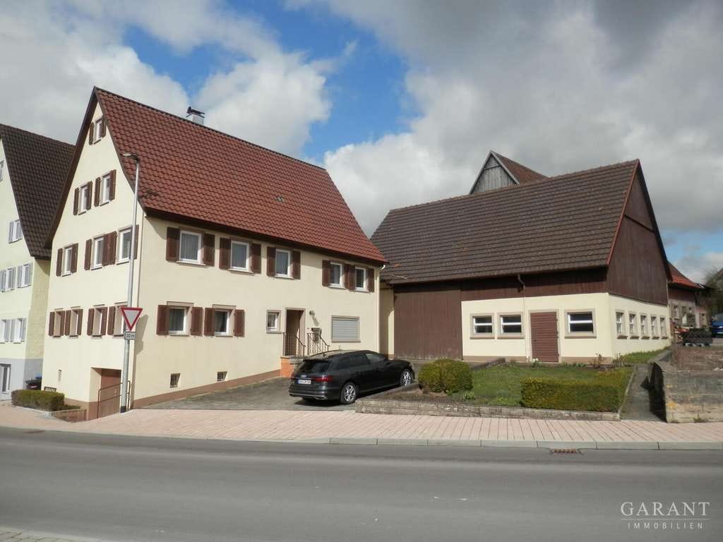 Immobilie in Vellberg - Bezahlbares Bauernhaus mit großer Scheune - Bild 0