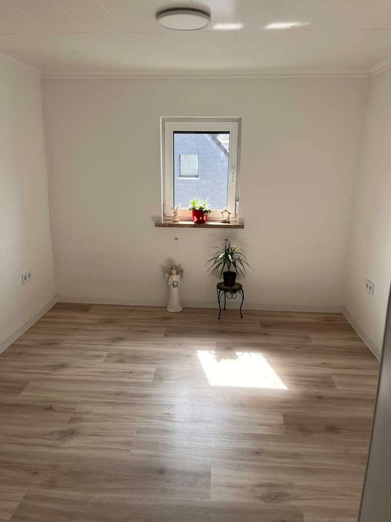 Immobilie in Braunfels - Renoviertes Einfamilienhaus mit Charme und großzügigem Raumangebot – Ihr neues Zuhause wartet! - Bild 1