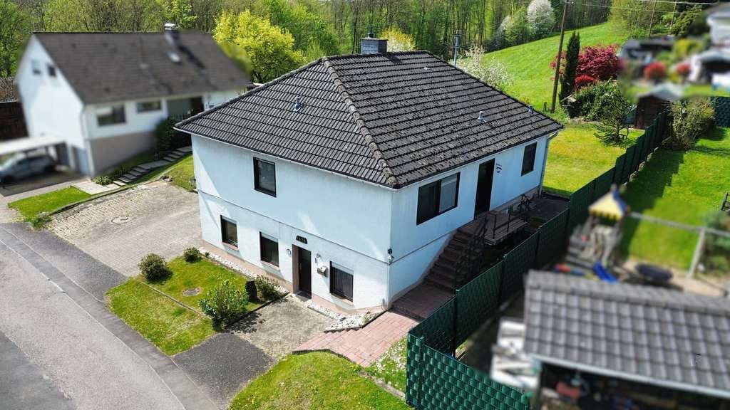 Immobilie in Neunkirchen-Seelscheid - Familienidyll mit Garten- Traumlage trifft auf Gestaltungspotenzial - Bild 1