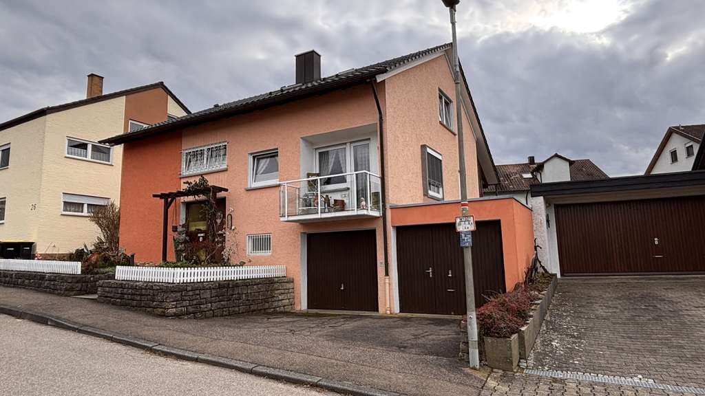 Immobilie in Mundelsheim - Freistehendes EFH mit Garten und 2 Garagen - NOCH OHNE MAKLER - Bild 2