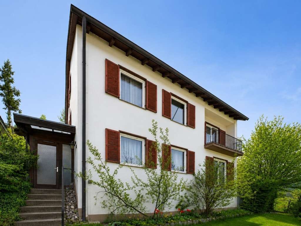 Immobilie in Schiltach - Willkommen in Ihrem neuen Zuhause über den Dächern von Schiltach! - Bild 0
