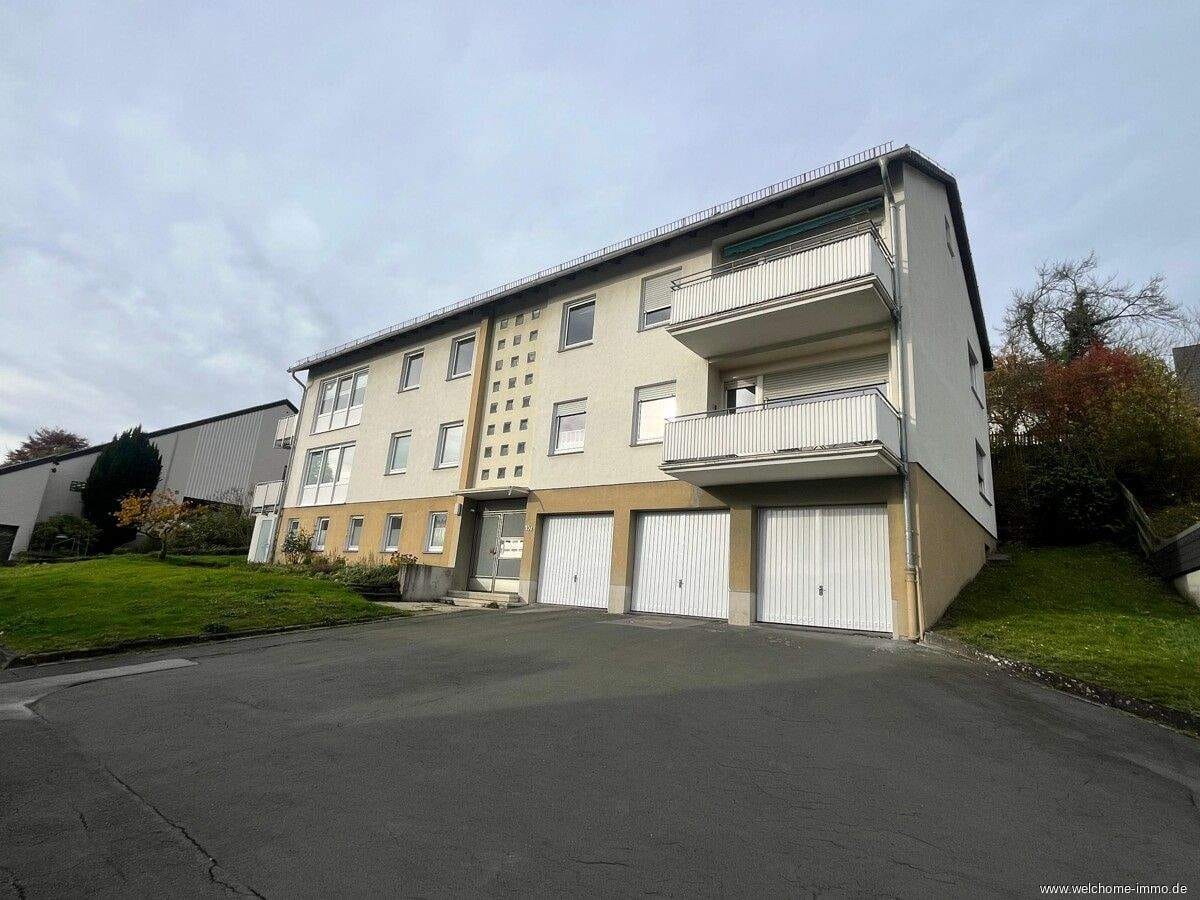 Immobilie in Meschede - Mehrfamilienhaus in Meschede - WEG-Aufteilung ermöglicht separaten Erwerb und Einzelveräußerung - Bild 1