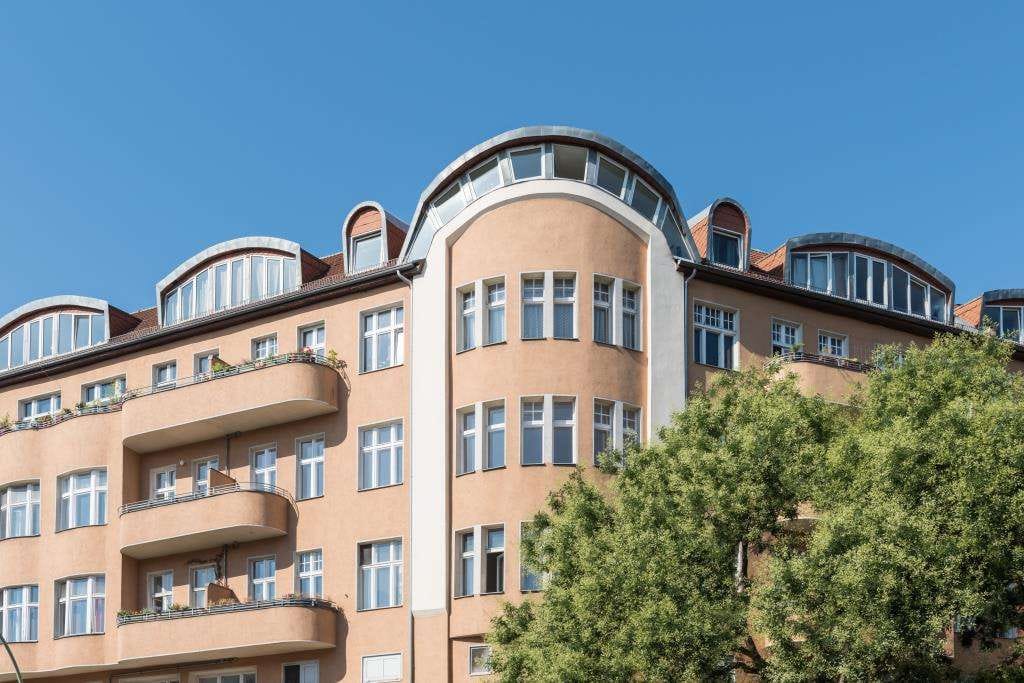 Immobilie in Berlin - Erstattung der Erwerbsnebenkosten: Vermietete 4-Zimmerwohnung mit Balkon im Graefekiez Kreuzberg - Bild 0