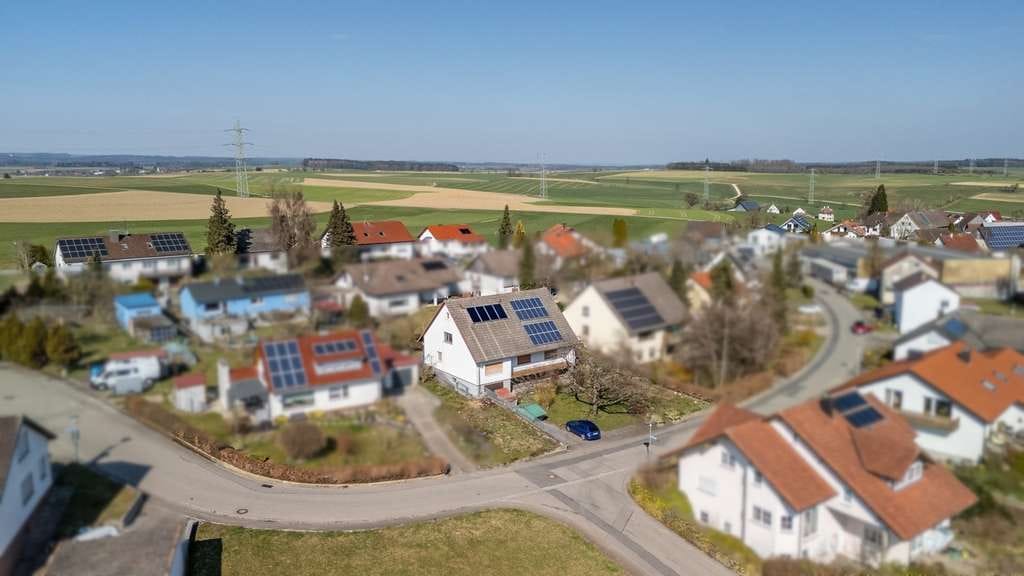 Immobilie in Mühlingen - Familienhaus mit moderner Gas-Hybridheizung, und Ausbaupotenzial - Bild 2