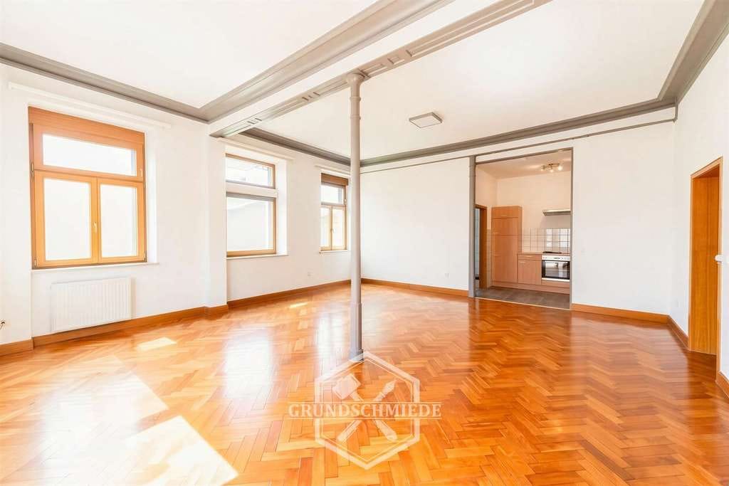 Immobilie in Neudenau - Besonderes Wohnen mit Geschichte, Stil und grüner Oase - Bild 2