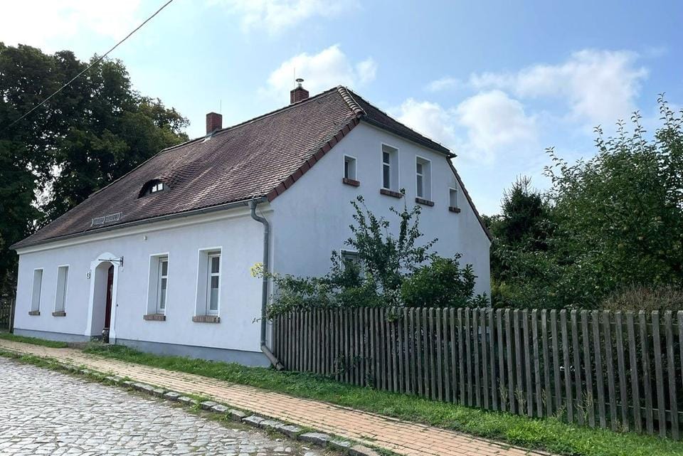 Immobilie in Kemberg - Einfamilienhaus  in Gommlo mit Nebenhaus in ehemaliger Schule – kernsaniert mit großem Grundstück - Bild 0