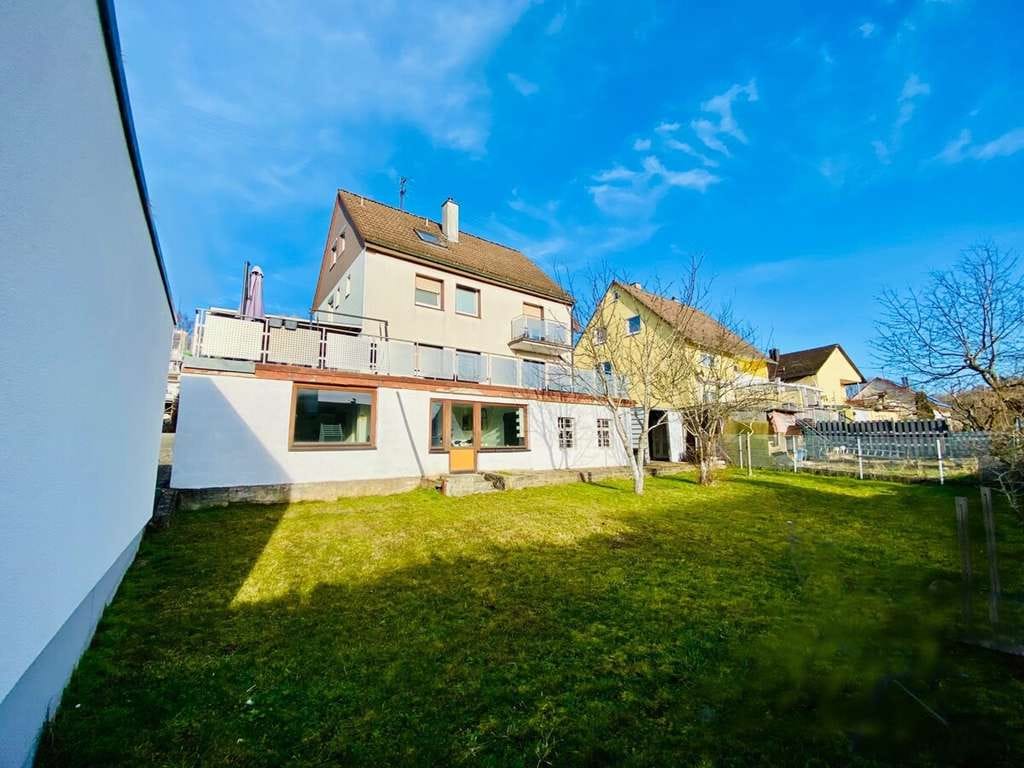 Immobilie in Ellwangen (Jagst) - Modernisiertes Wohnhaus (185 m² Wfl.) als Ein- oder MFH nutzbar, in beliebter, ruhiger Ellw. Lage - Bild 1