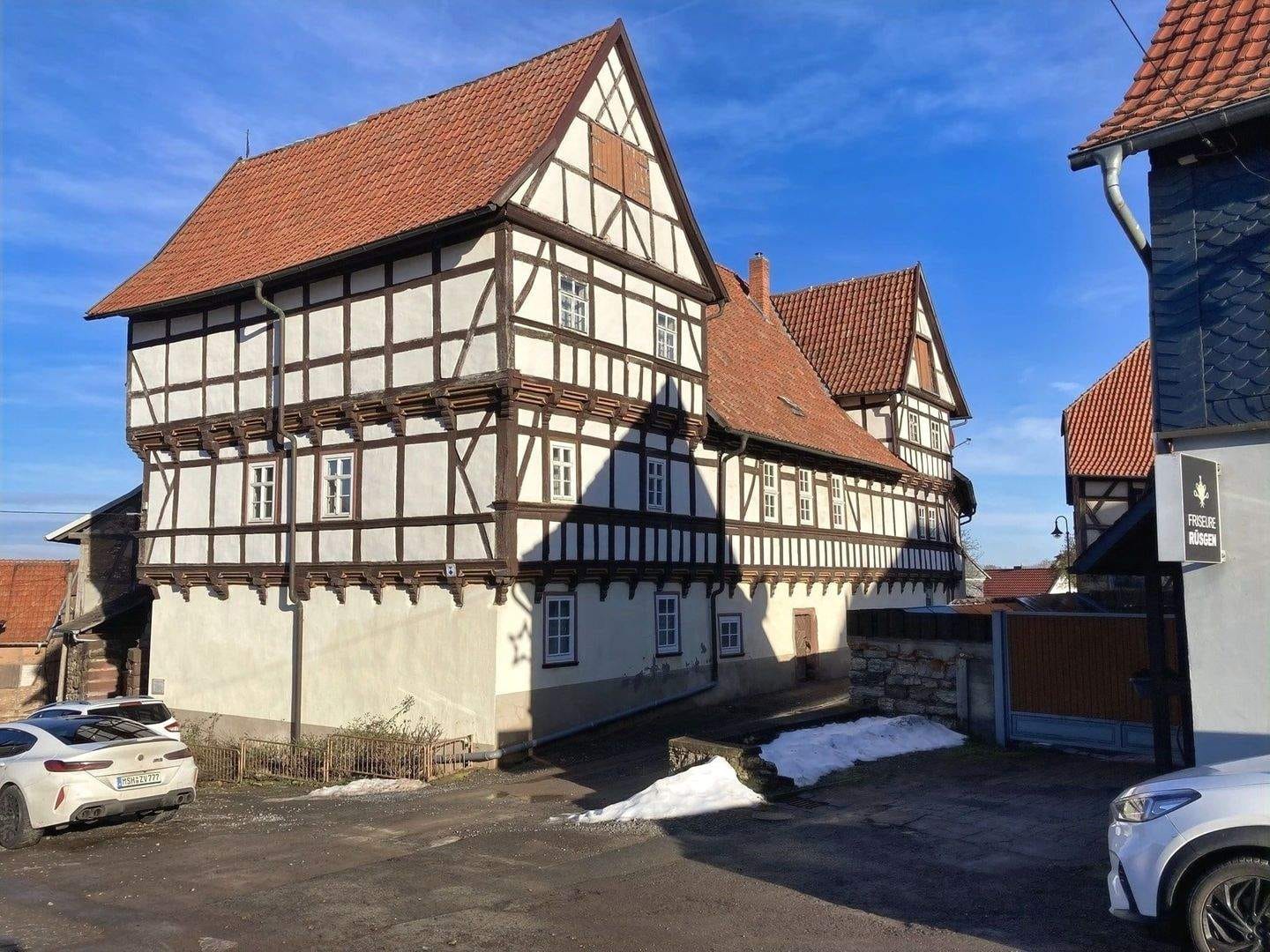 Immobilie in Heringen/Helme - Seltene Gelegenheit: Historisches Herrenhaus mit Entwicklungspotenzial ! - Bild 1