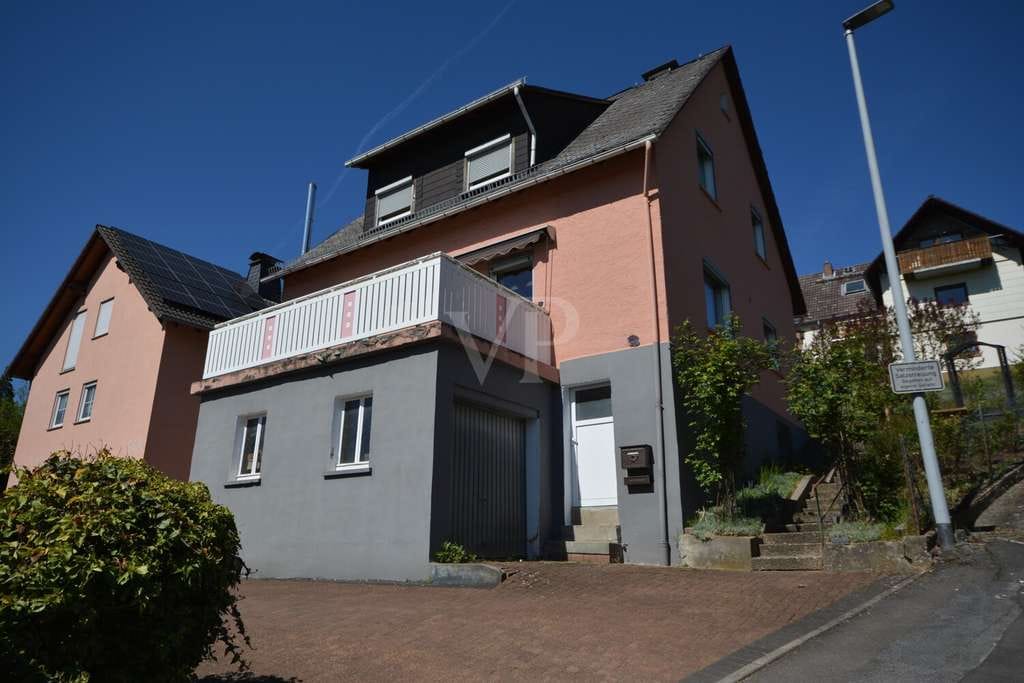 Immobilie in Heidenrod - Einfamilienhaus mit großem Potenzial zur individuellen Gestaltung - Bild 1