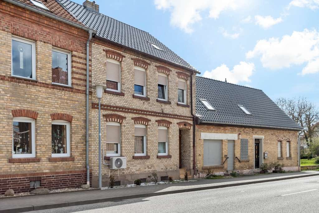 Immobilie in Seegebiet Mansfelder Land - Bezugsfertiges Reihenmittelhaus in Erdeborn! - Bild 0
