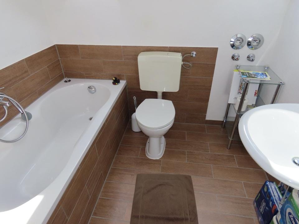 Immobilie in Marktredwitz - Eigentumswohnung mit zwei Zimmern und ein Appartement, zum Kauf - Bild 0