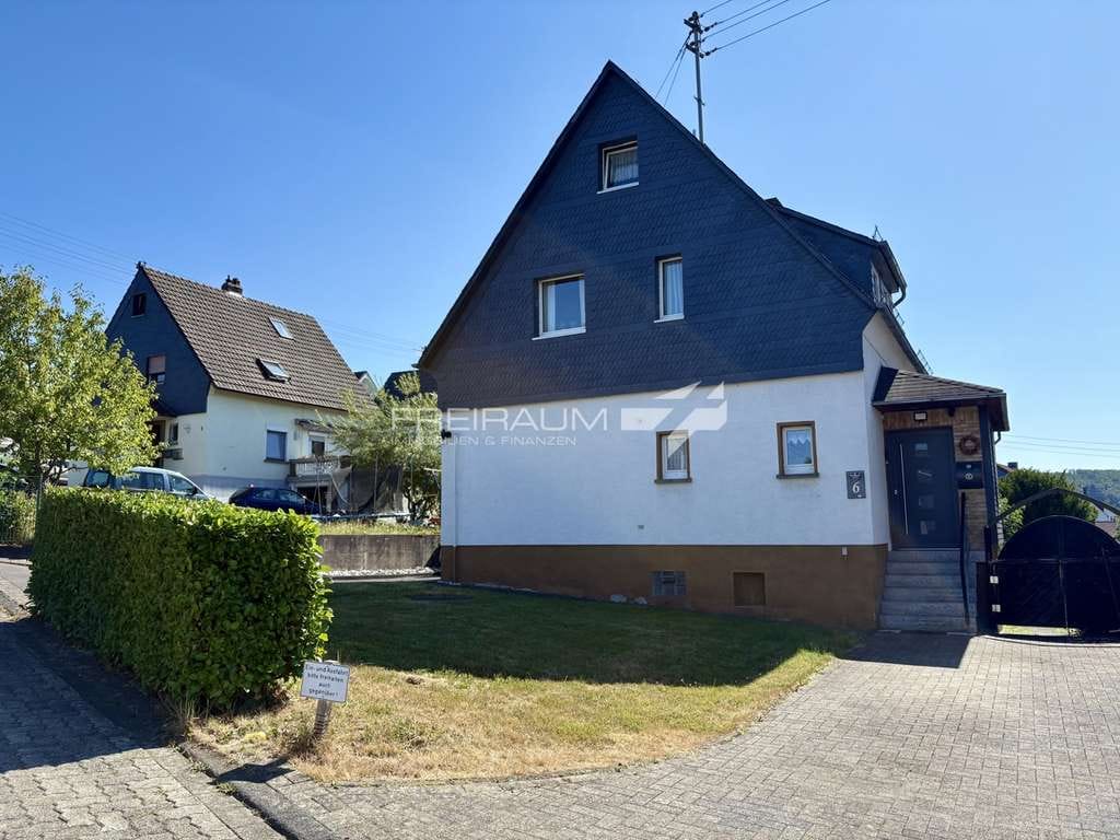 Immobilie in Herdorf - Großzügig wohnen mit Garten und vielseitigen Nutzungsmöglichkeiten - Bild 0