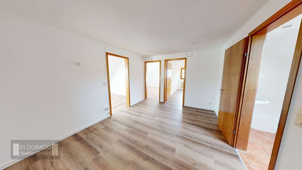 Immobilie in Loßburg - Schön gelegenes Mehrfamilienhaus mit optimaler Möglichkeit zur Selbstnutzung und Vermietung - Bild 4