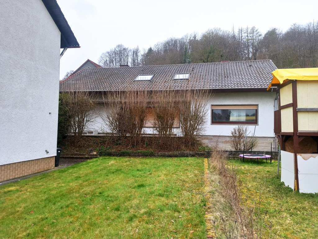 Immobilie in Grünsfeld - Ein-/Zweifamilienhaus in traumhaft ruhiger Lage mit großem Grund in Grünsfeld - Bild 3