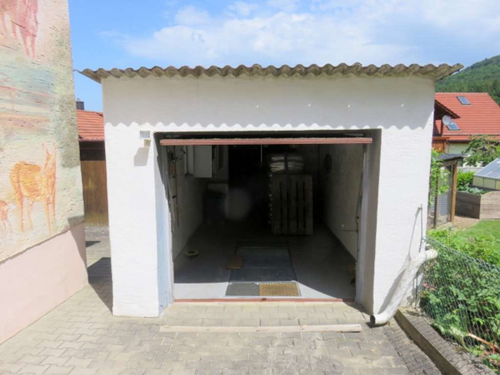 Immobilie in Waldmünchen - Freistehendes Einfamilienhaus in gesunder Natur - Bild 1