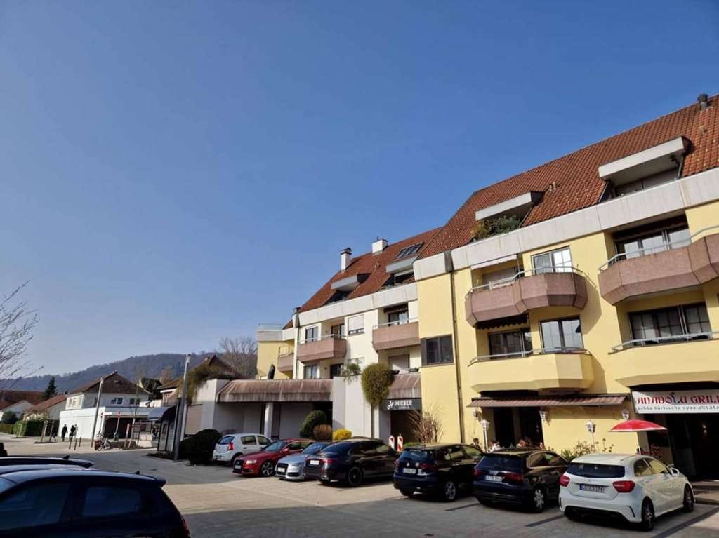 Immobilie in Grenzach-Wyhlen - 1,5 - Zi Eigentumswohnung im Zentrum von Wyhlen mit zwei Balkonen - Bild 2